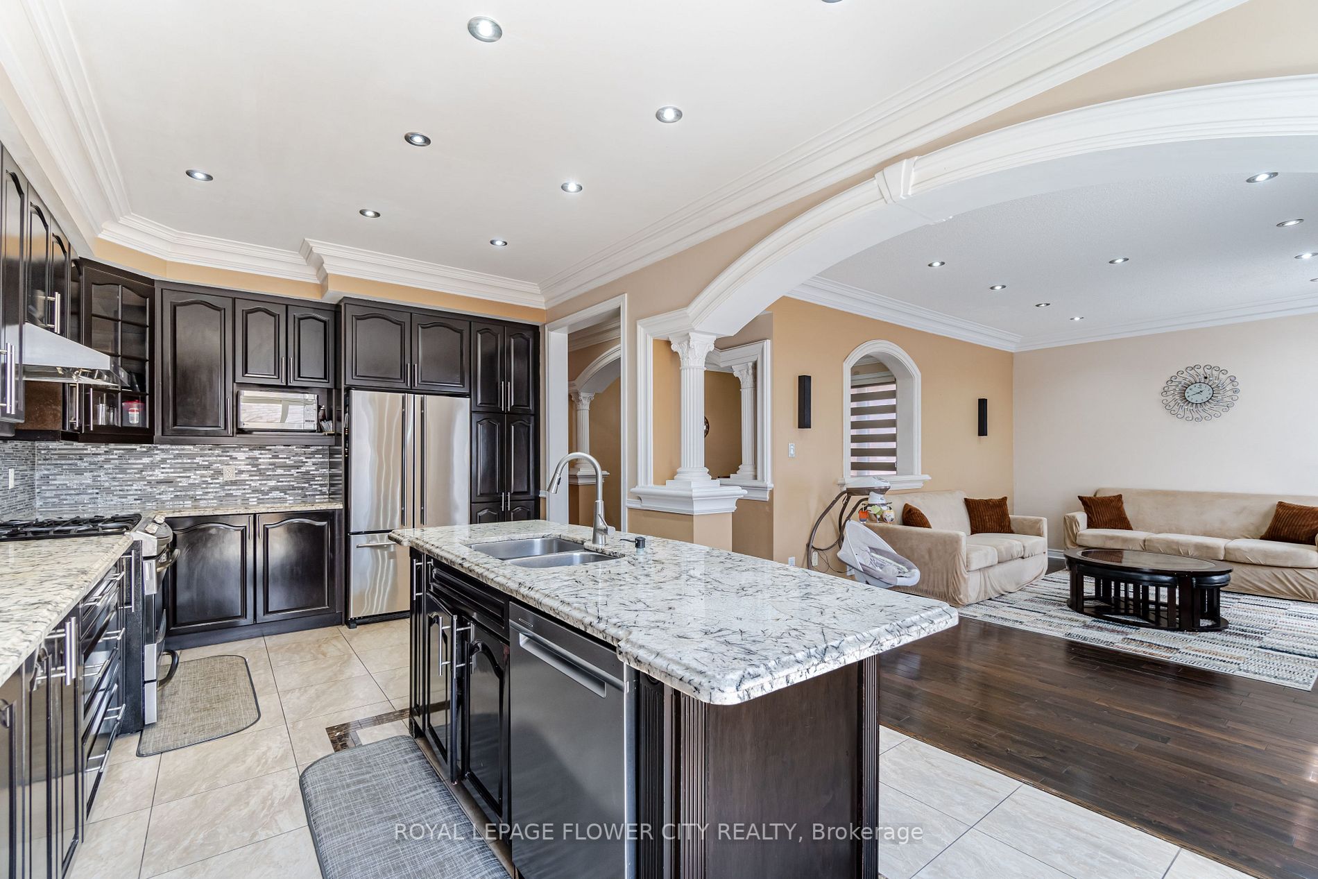 548 Fernforest Dr