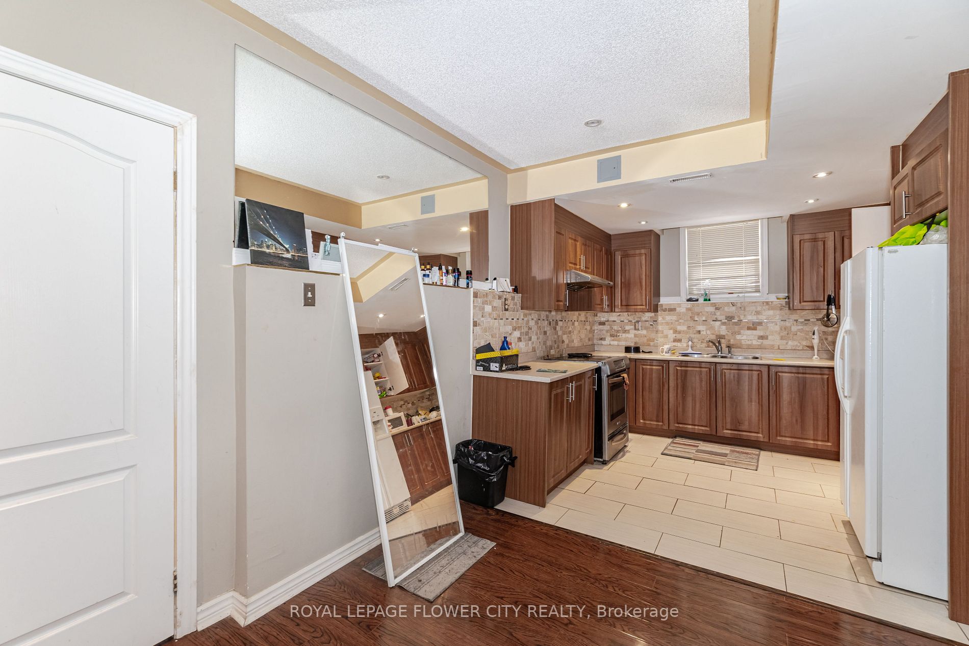 548 Fernforest Dr