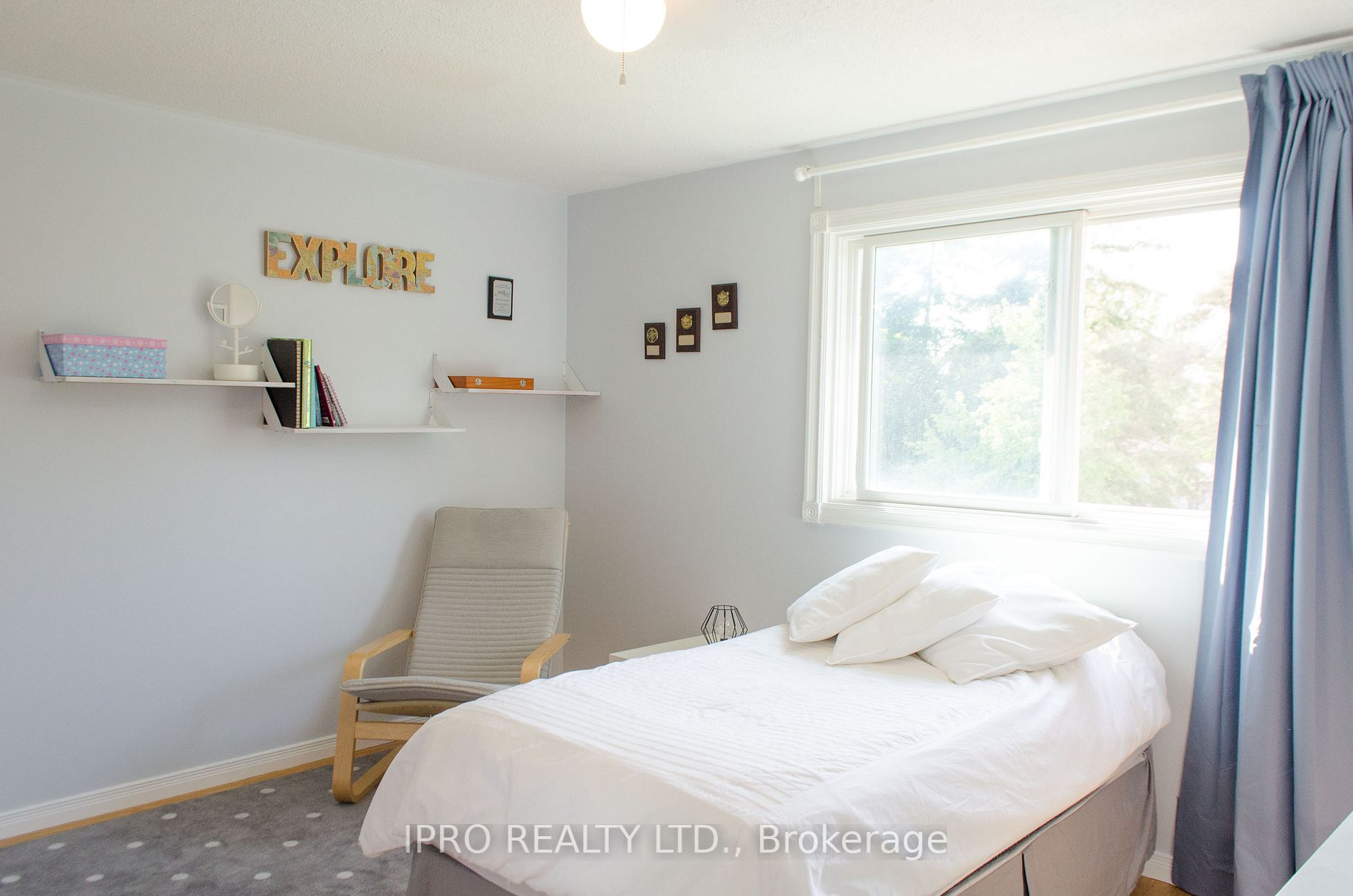 10 Eden Pl