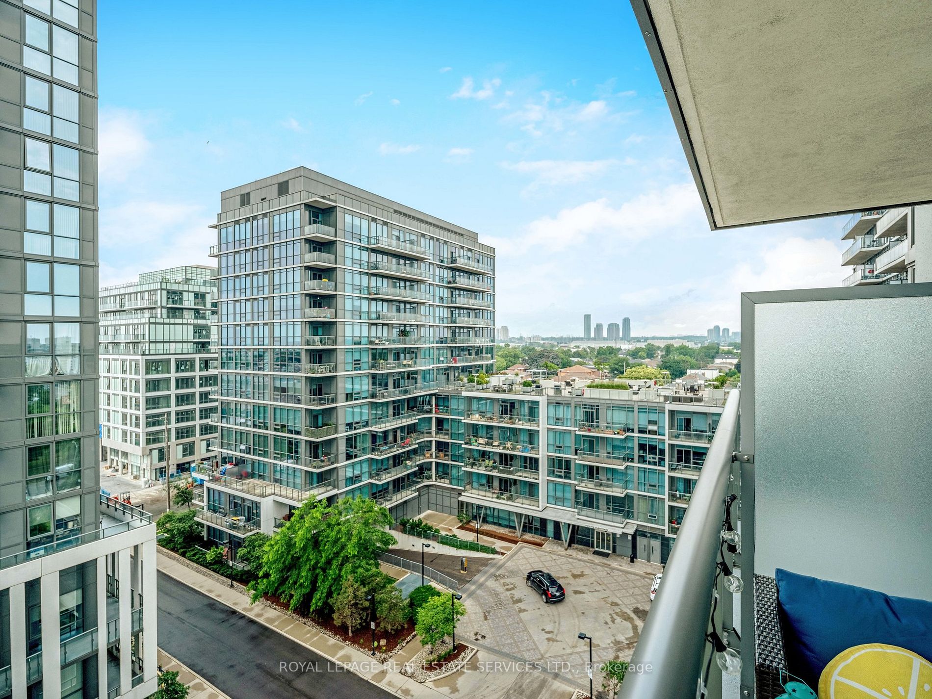 17 Zorra St, #711