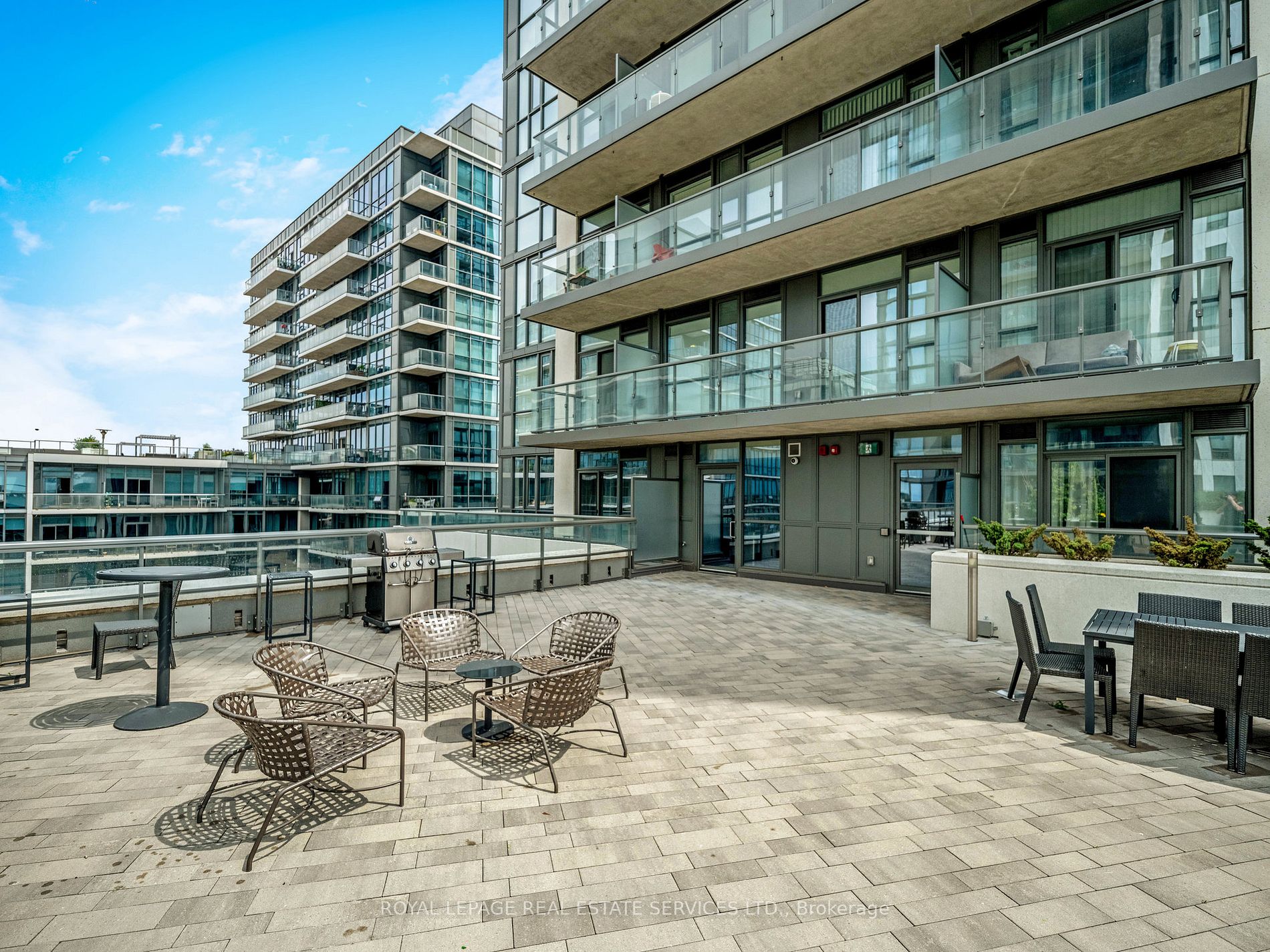 17 Zorra St, #711