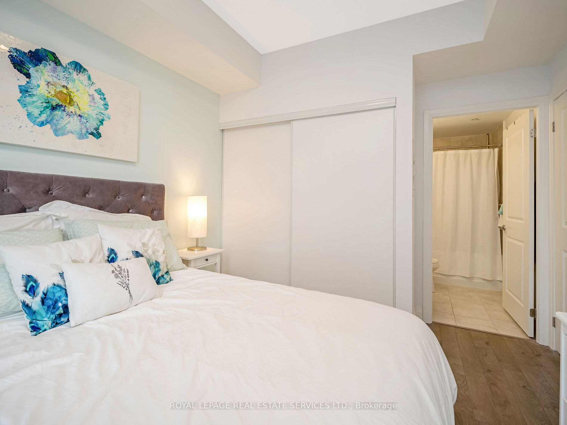 17 Zorra St, #711