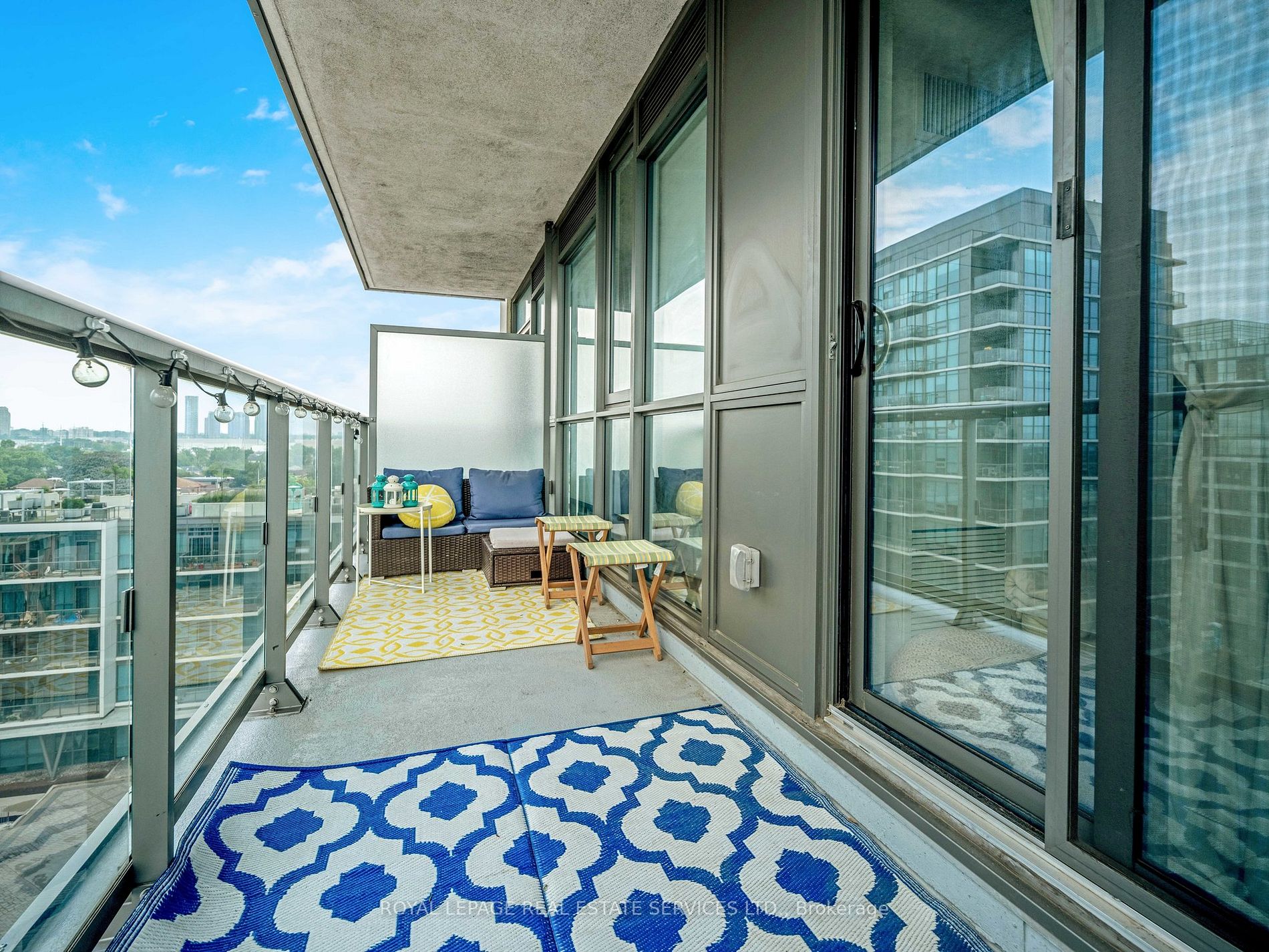 17 Zorra St, #711