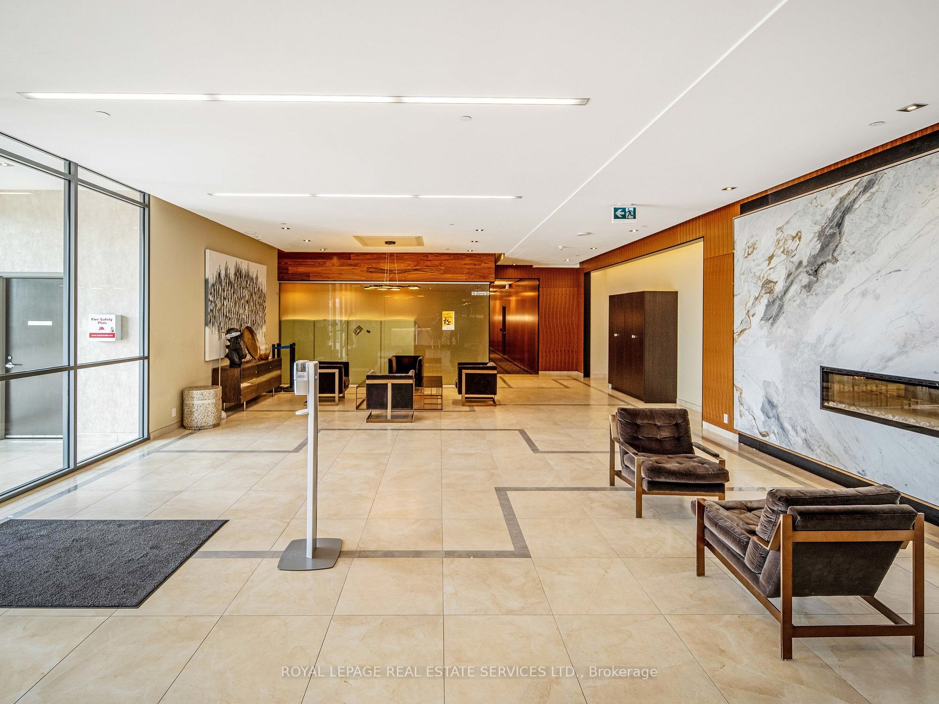 17 Zorra St, #711