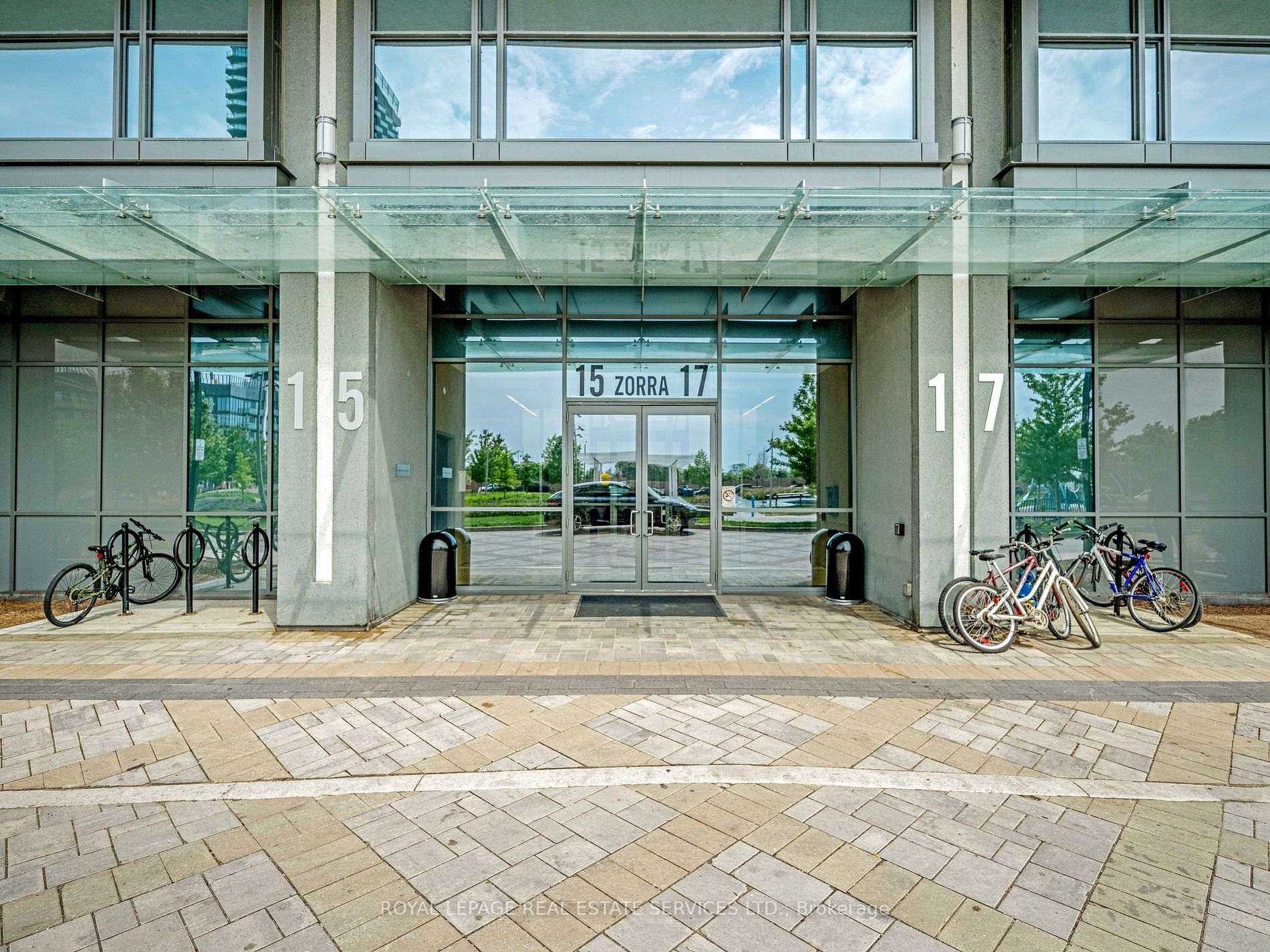 17 Zorra St, #711