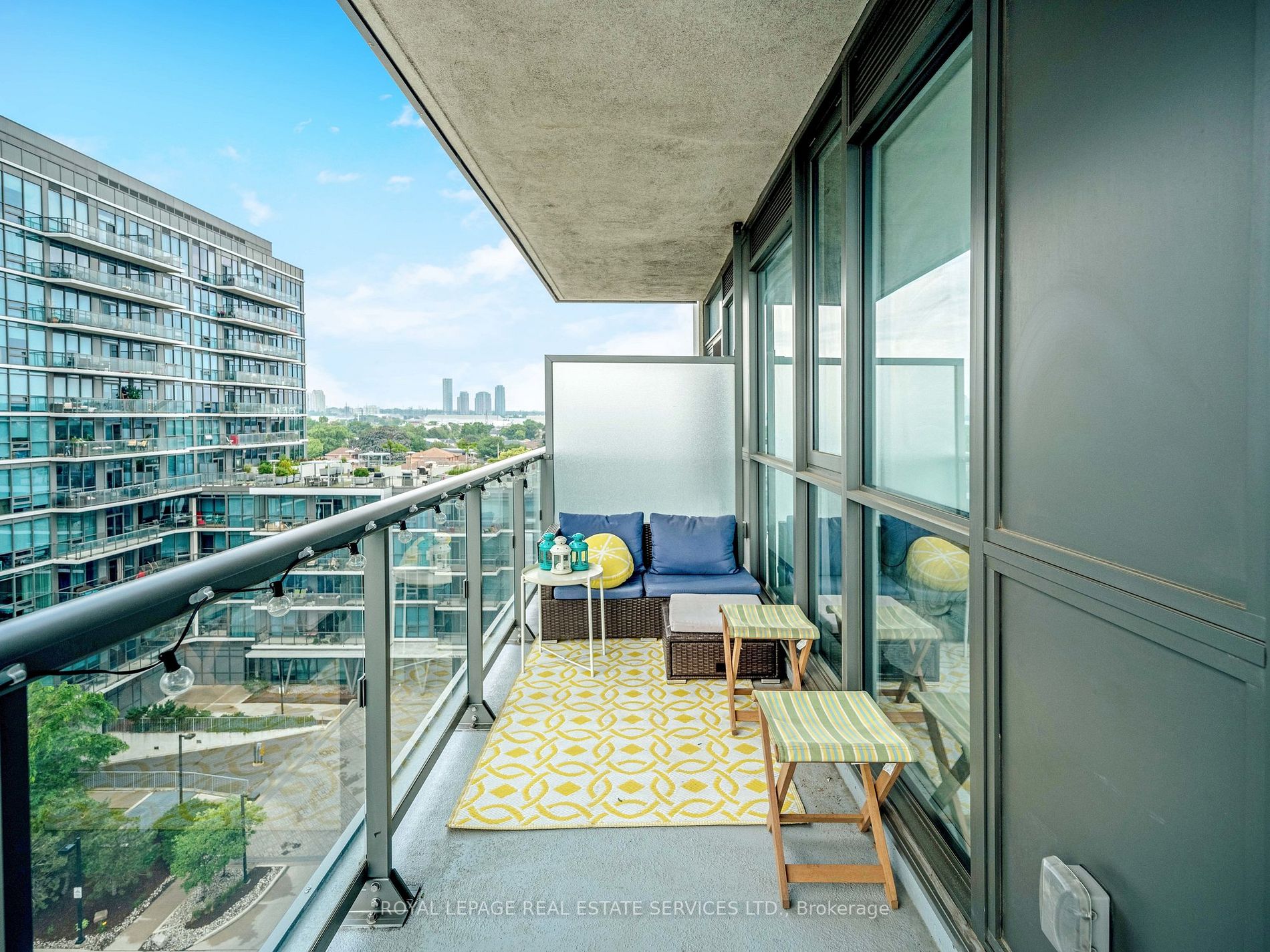 17 Zorra St, #711