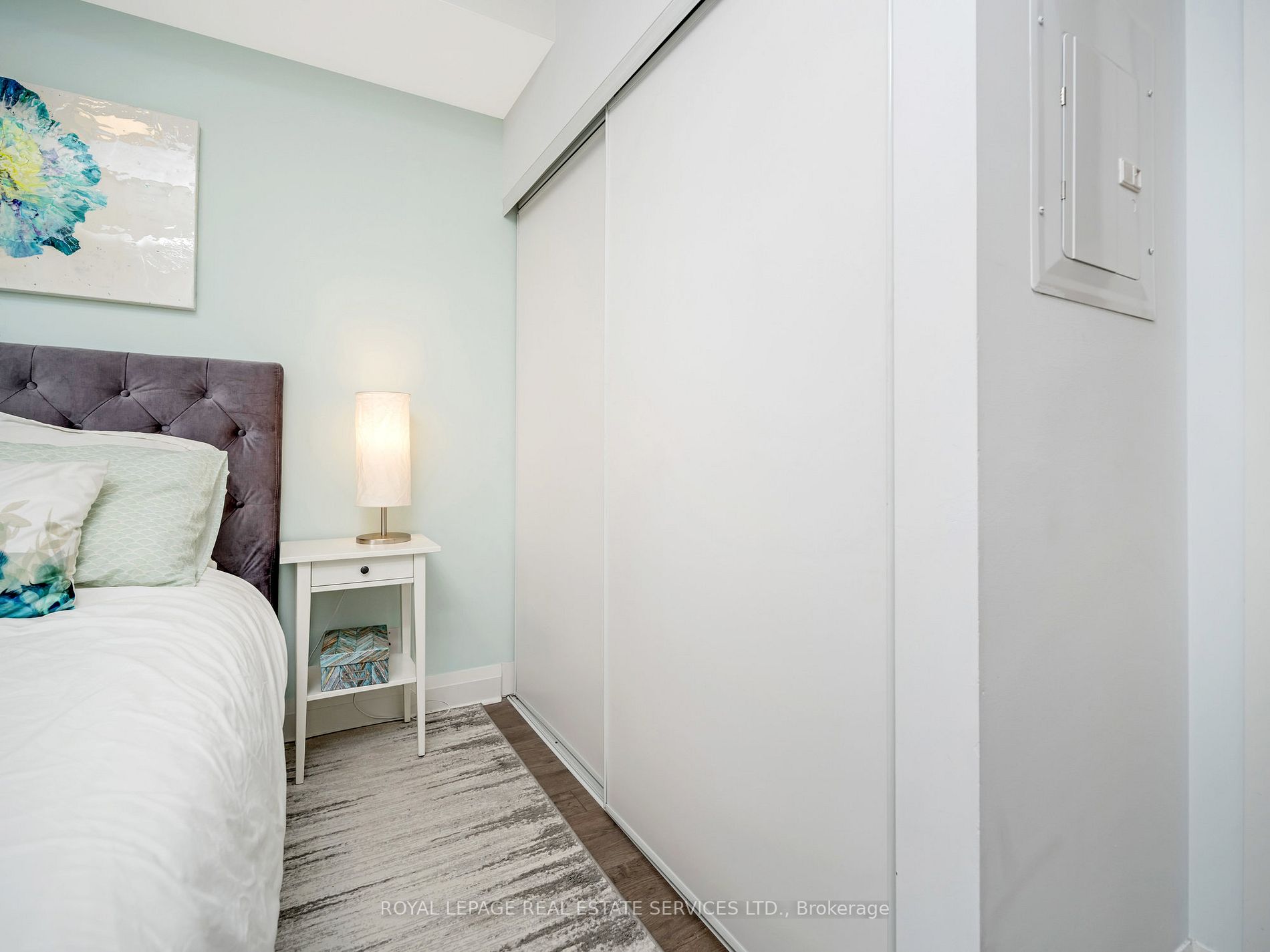17 Zorra St, #711