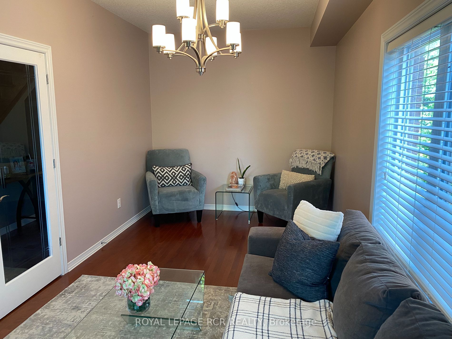 183 Elaine Dr