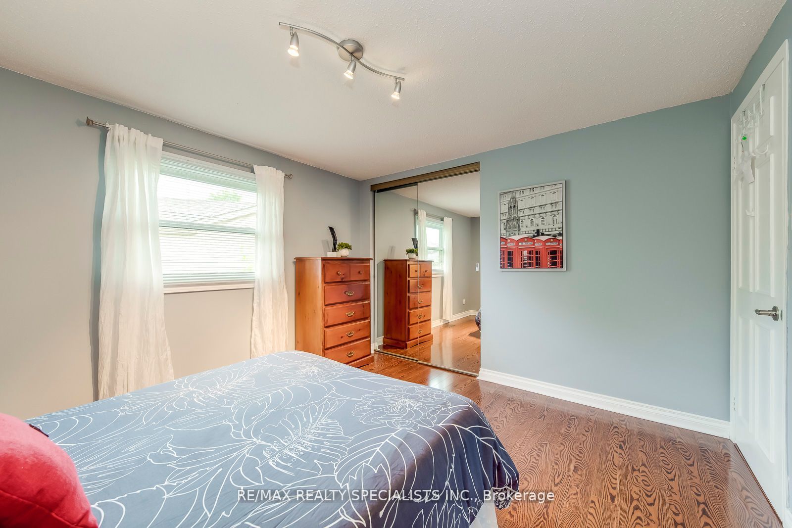 8 Ferguson Pl