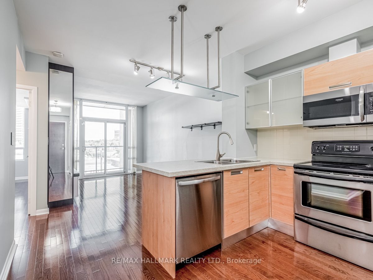 3391 Bloor St W, #415