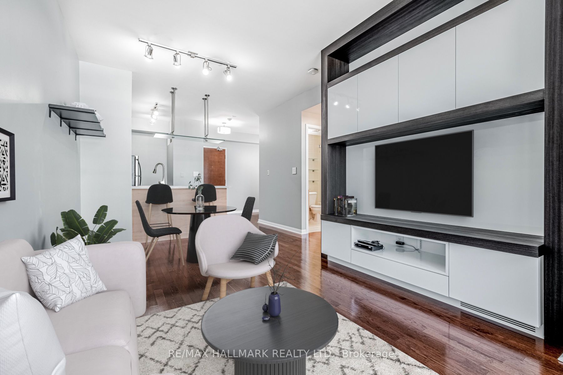 3391 Bloor St W, #415