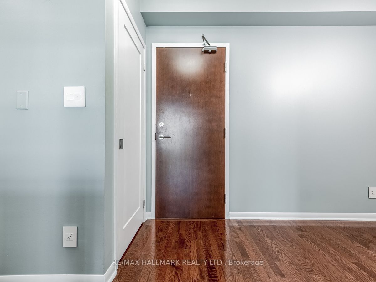 3391 Bloor St W, #415
