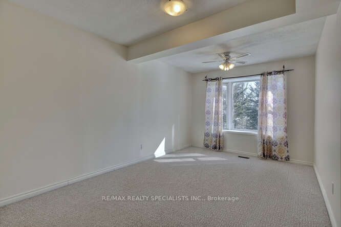 2420 Winthrop Cres