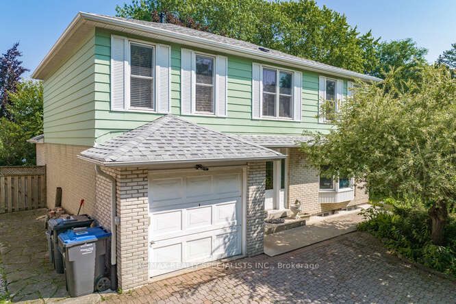 2420 Winthrop Cres