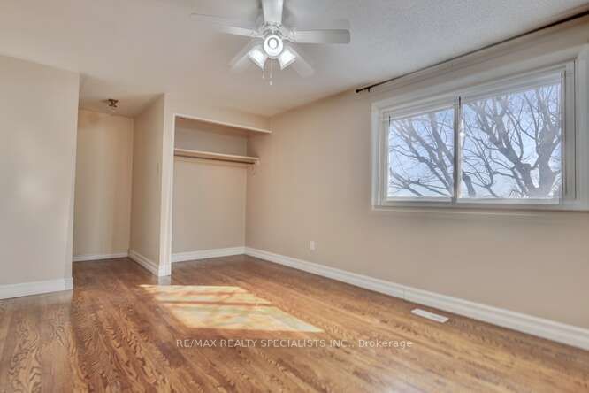 2420 Winthrop Cres