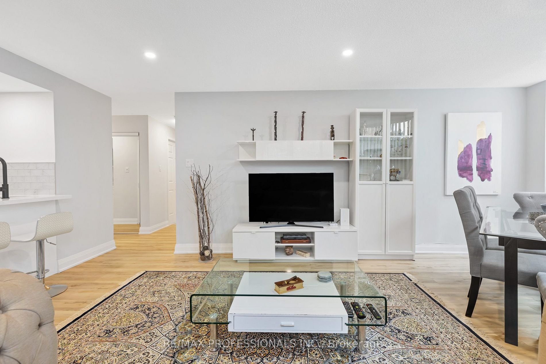 2091 Hurontario St, #108