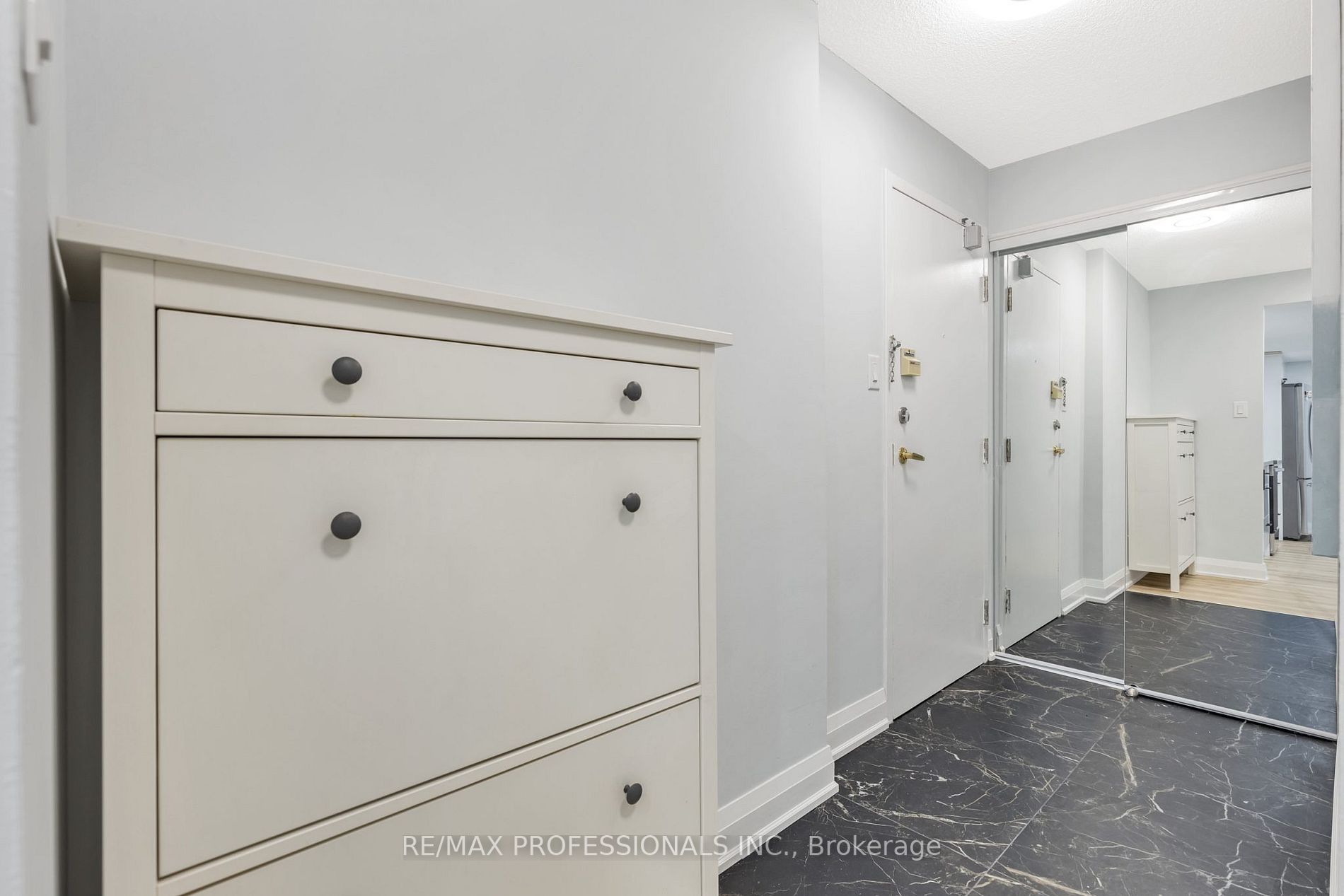 2091 Hurontario St, #108