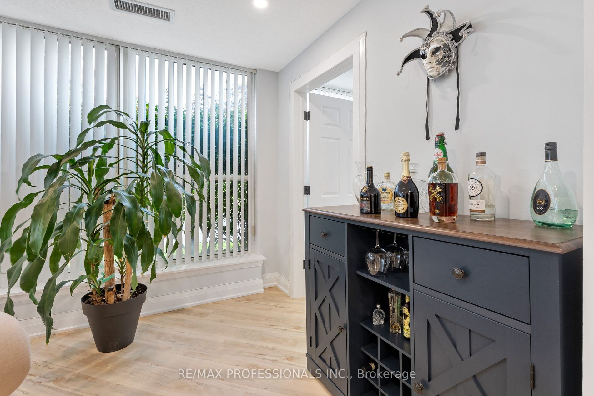 2091 Hurontario St, #108