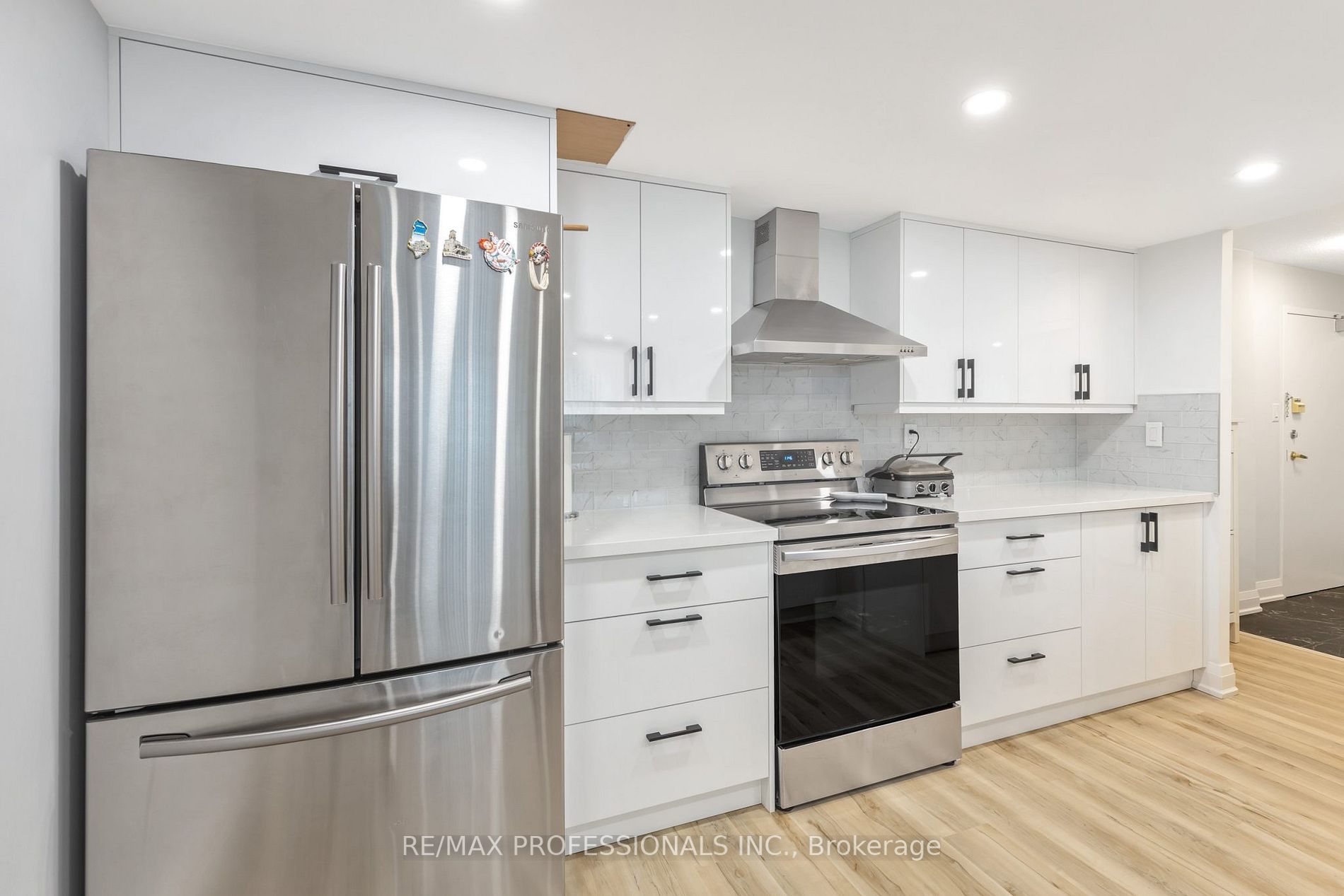 2091 Hurontario St, #108