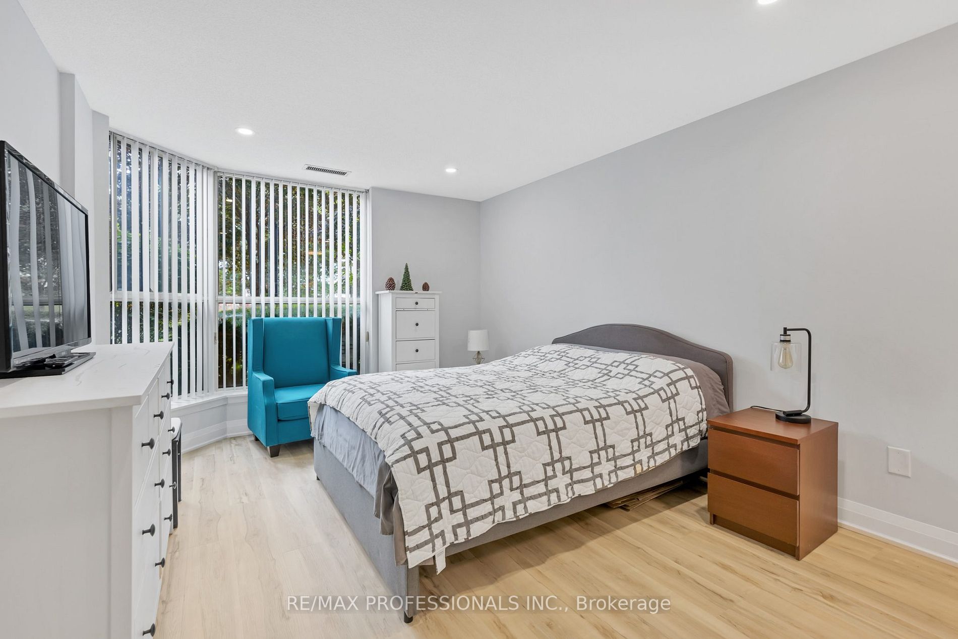 2091 Hurontario St, #108