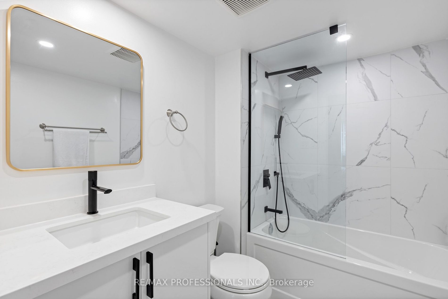 2091 Hurontario St, #108