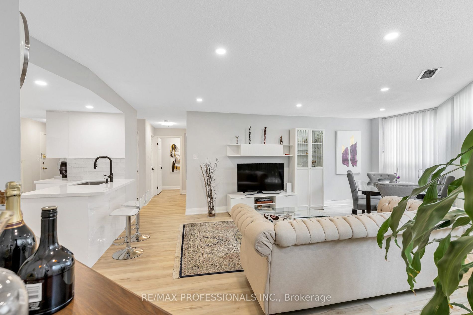 2091 Hurontario St, #108