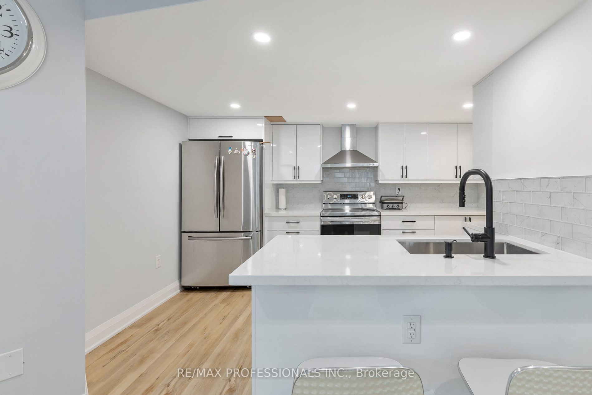 2091 Hurontario St, #108