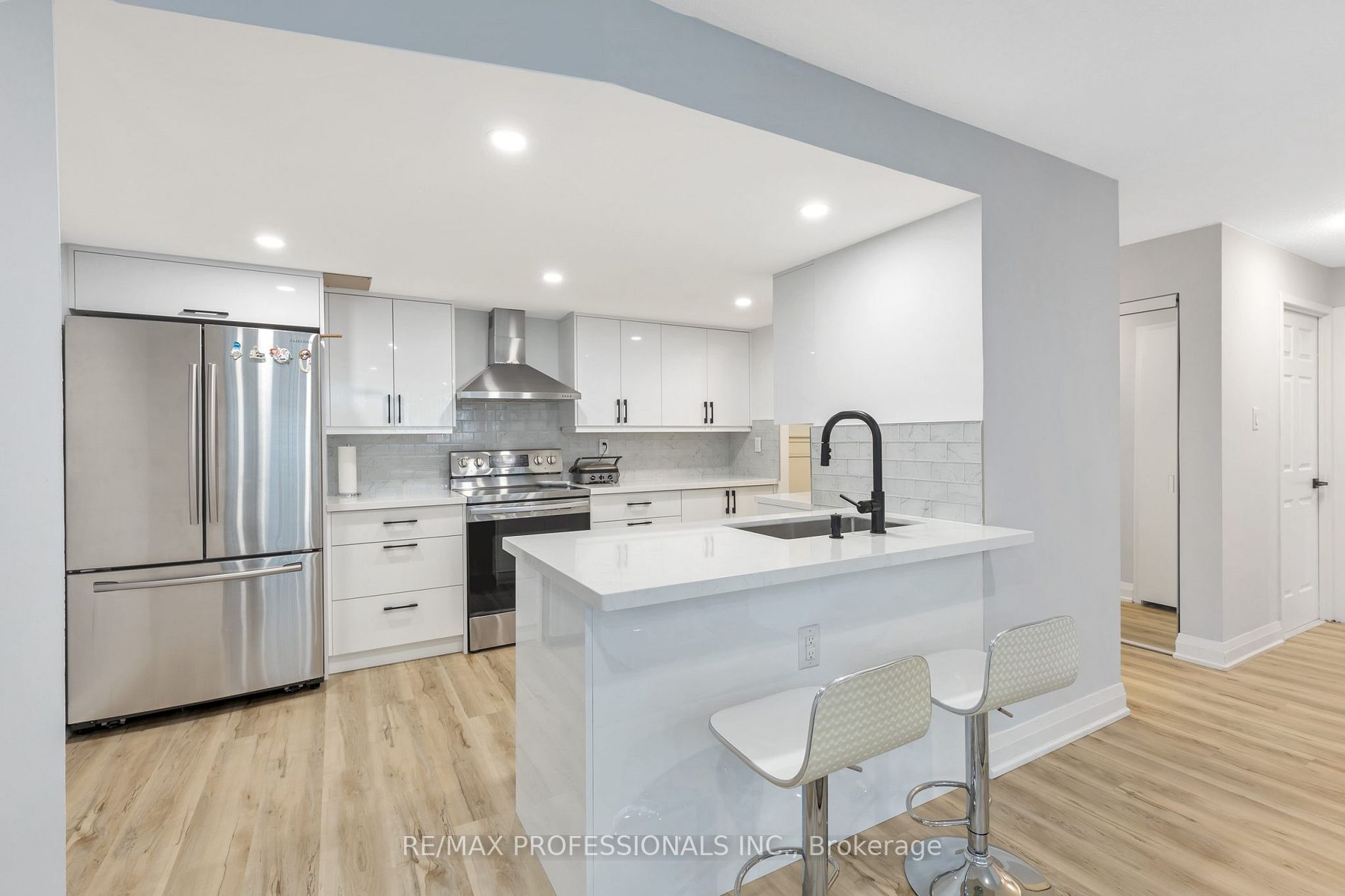 2091 Hurontario St, #108