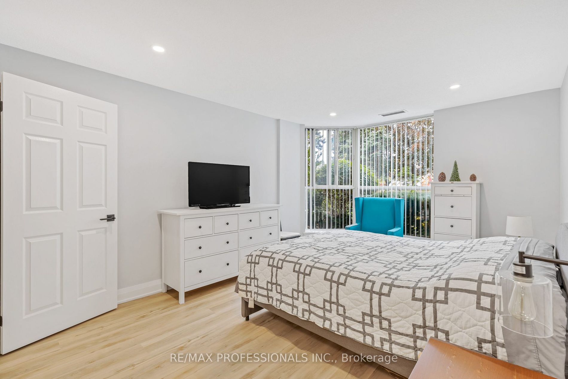 2091 Hurontario St, #108