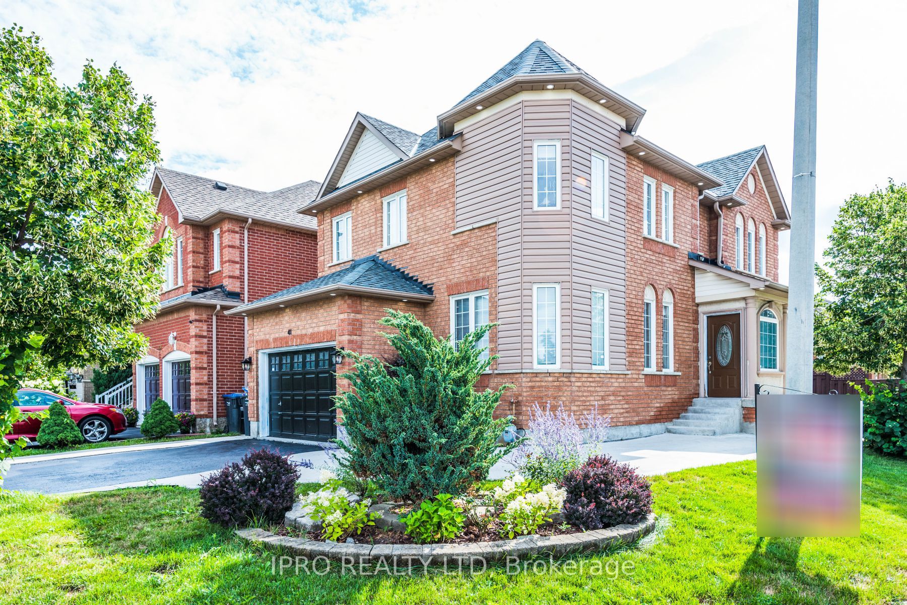 41 Fallstar Cres