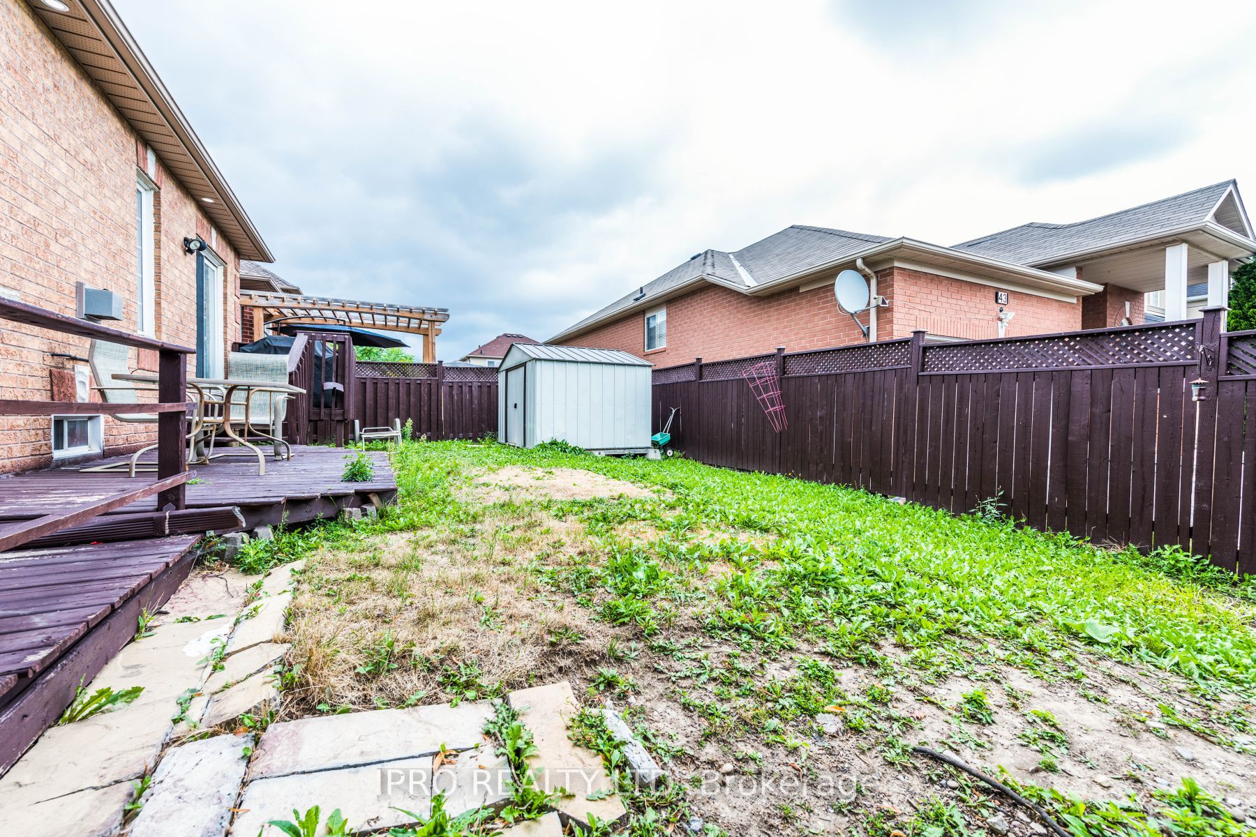 41 Fallstar Cres