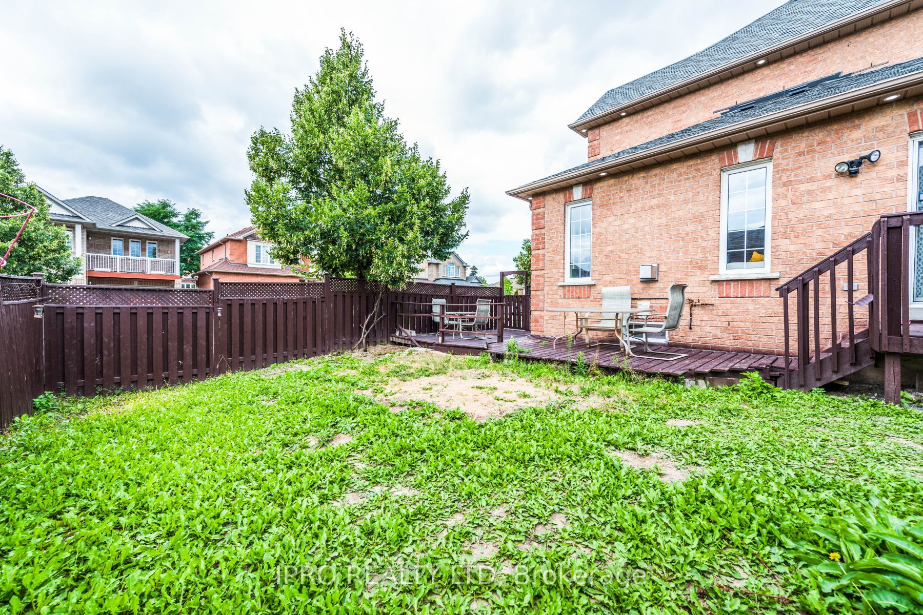 41 Fallstar Cres