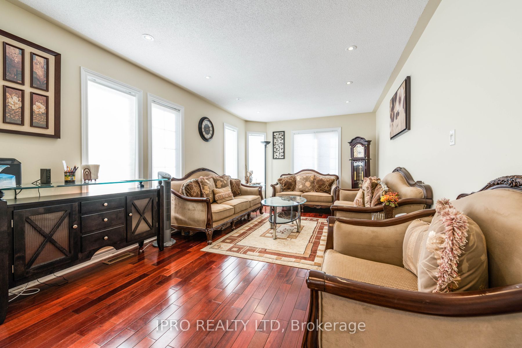41 Fallstar Cres