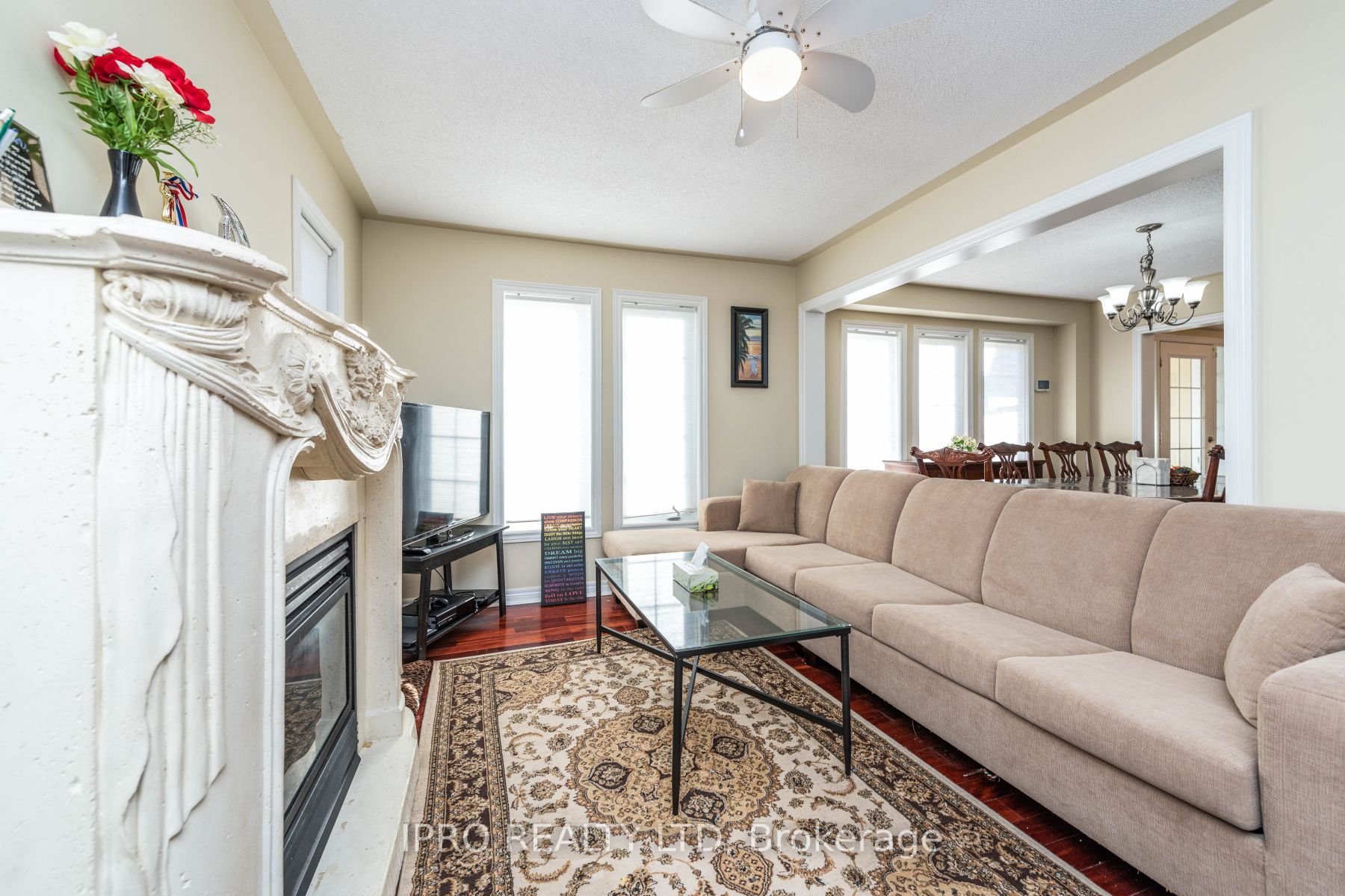 41 Fallstar Cres