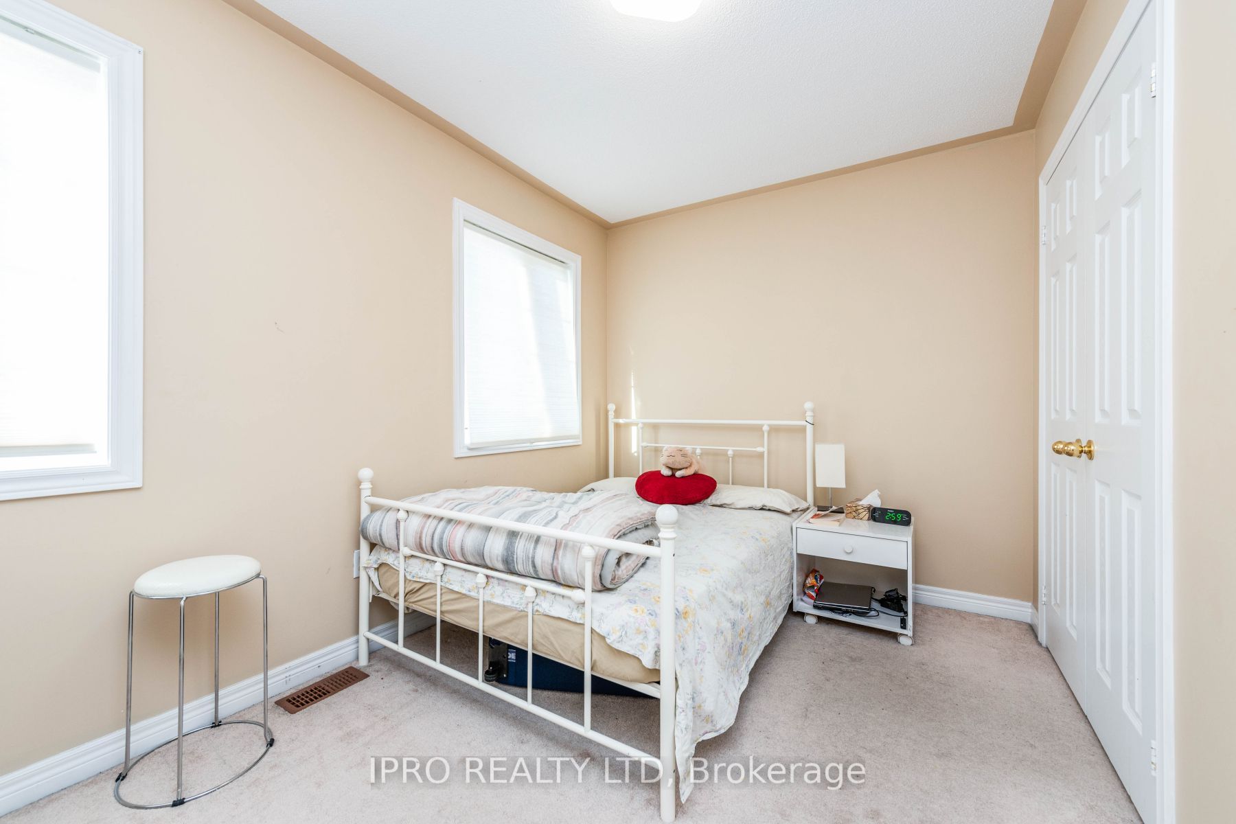 41 Fallstar Cres