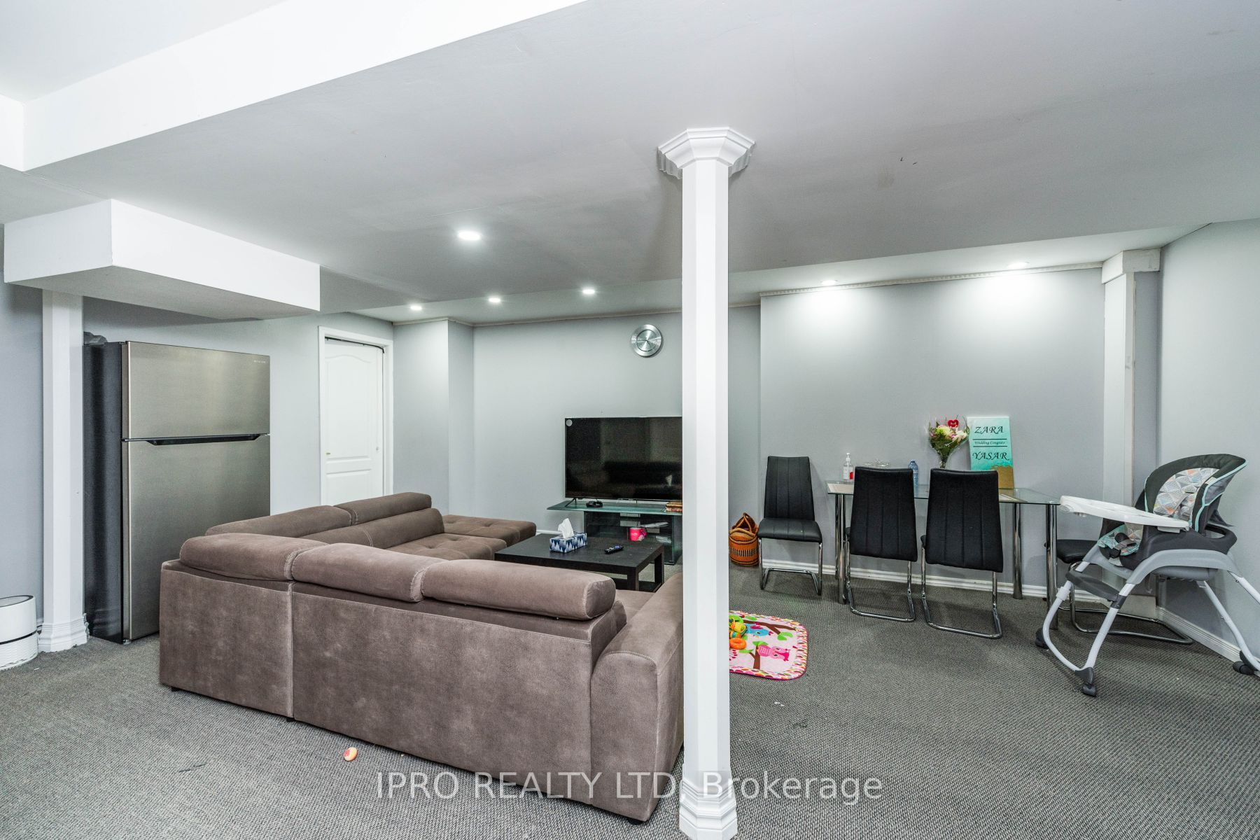 41 Fallstar Cres