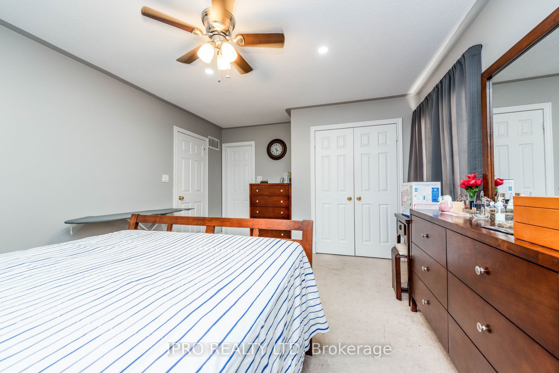 41 Fallstar Cres