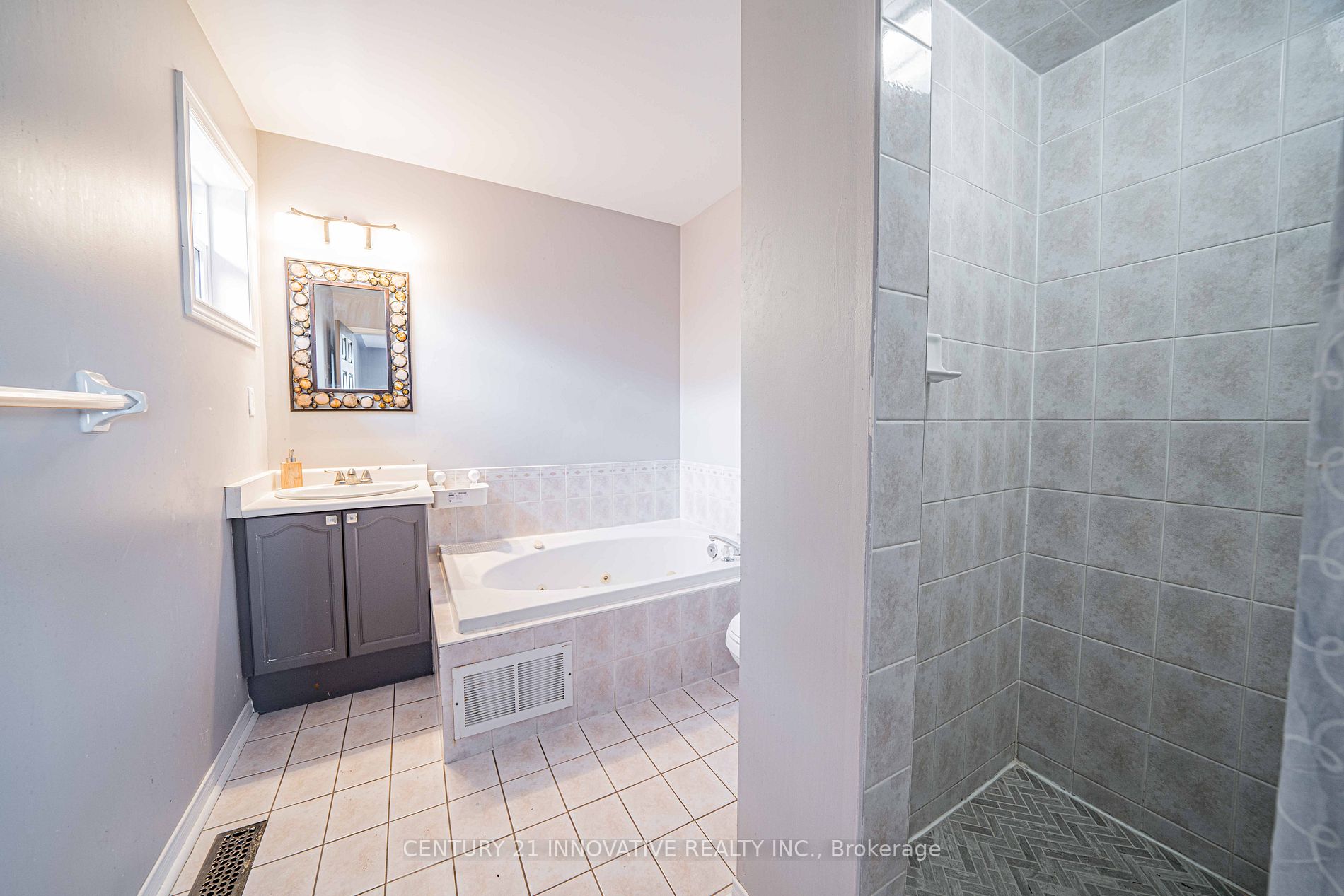 53 Smith Dr