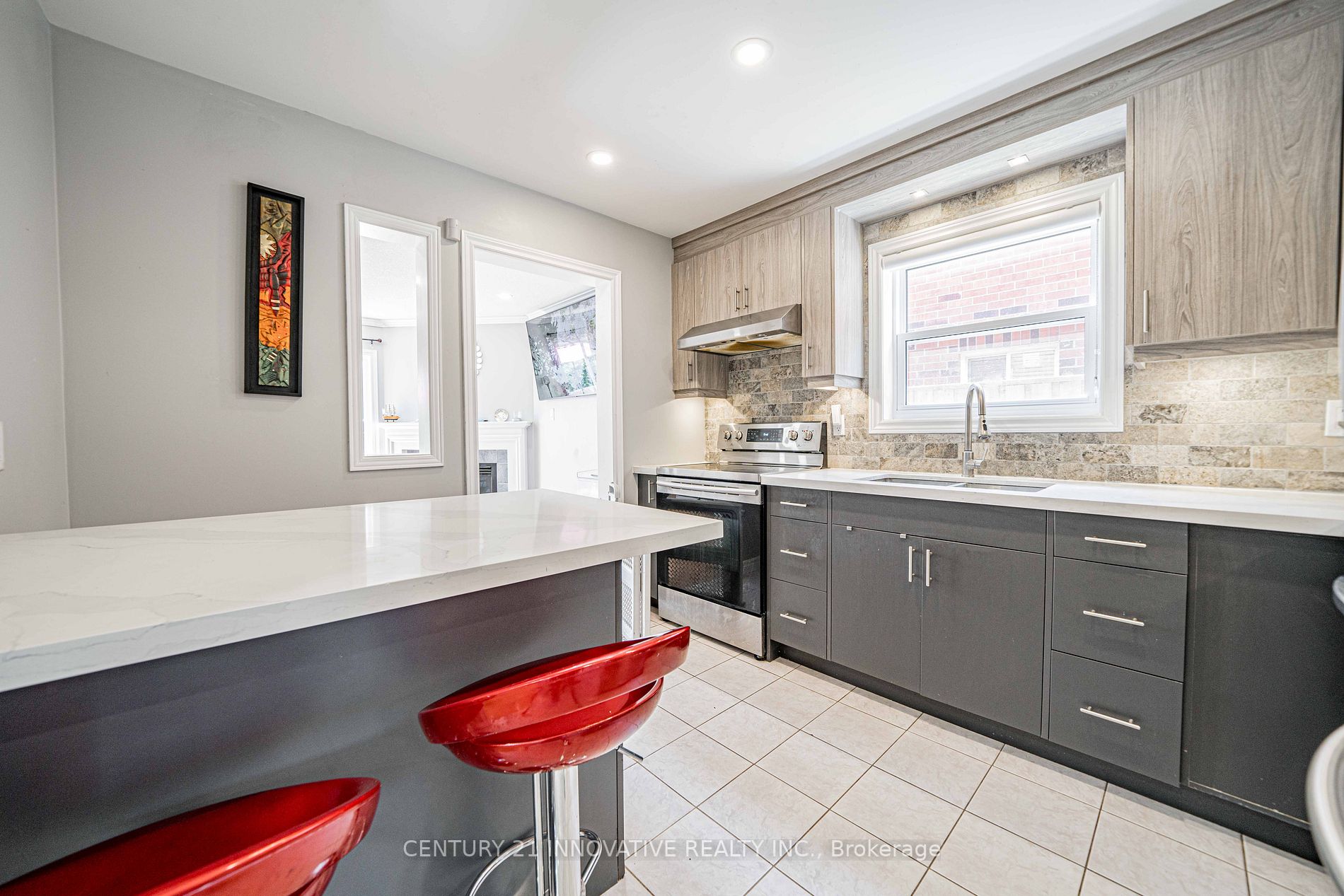 53 Smith Dr