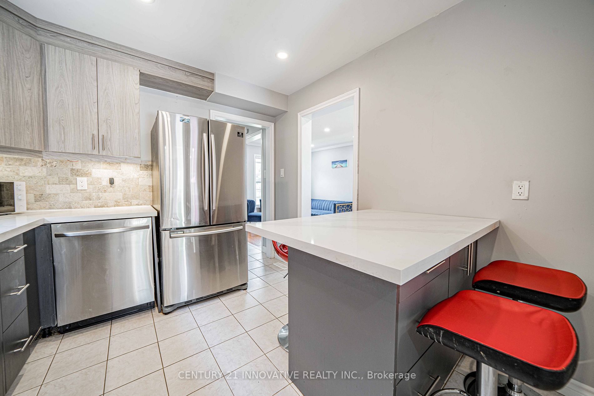 53 Smith Dr