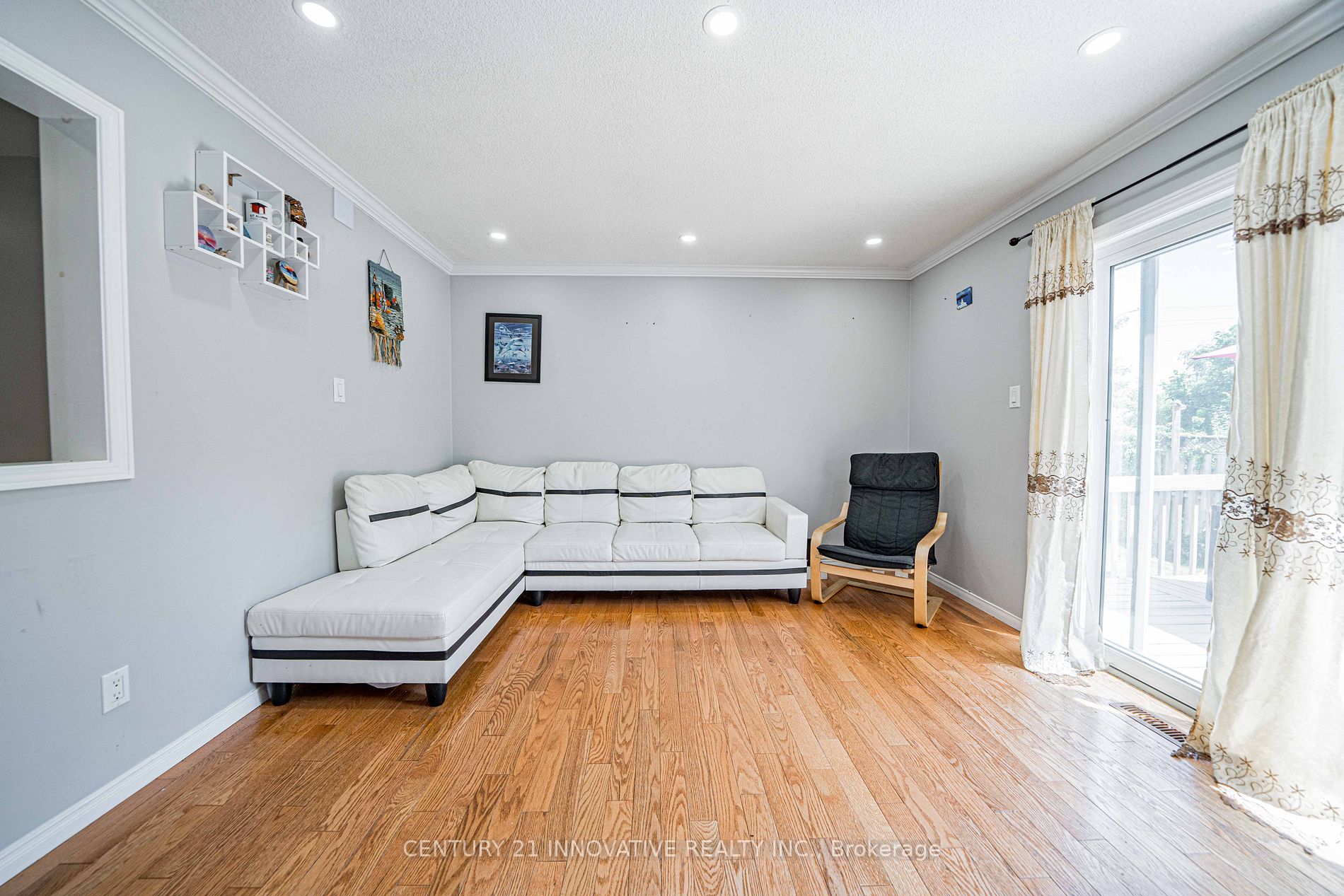 53 Smith Dr