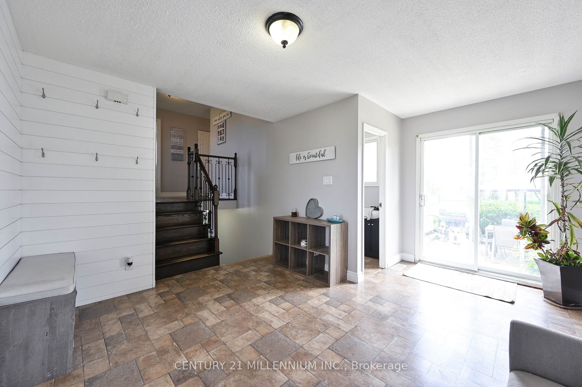 2723 King Street