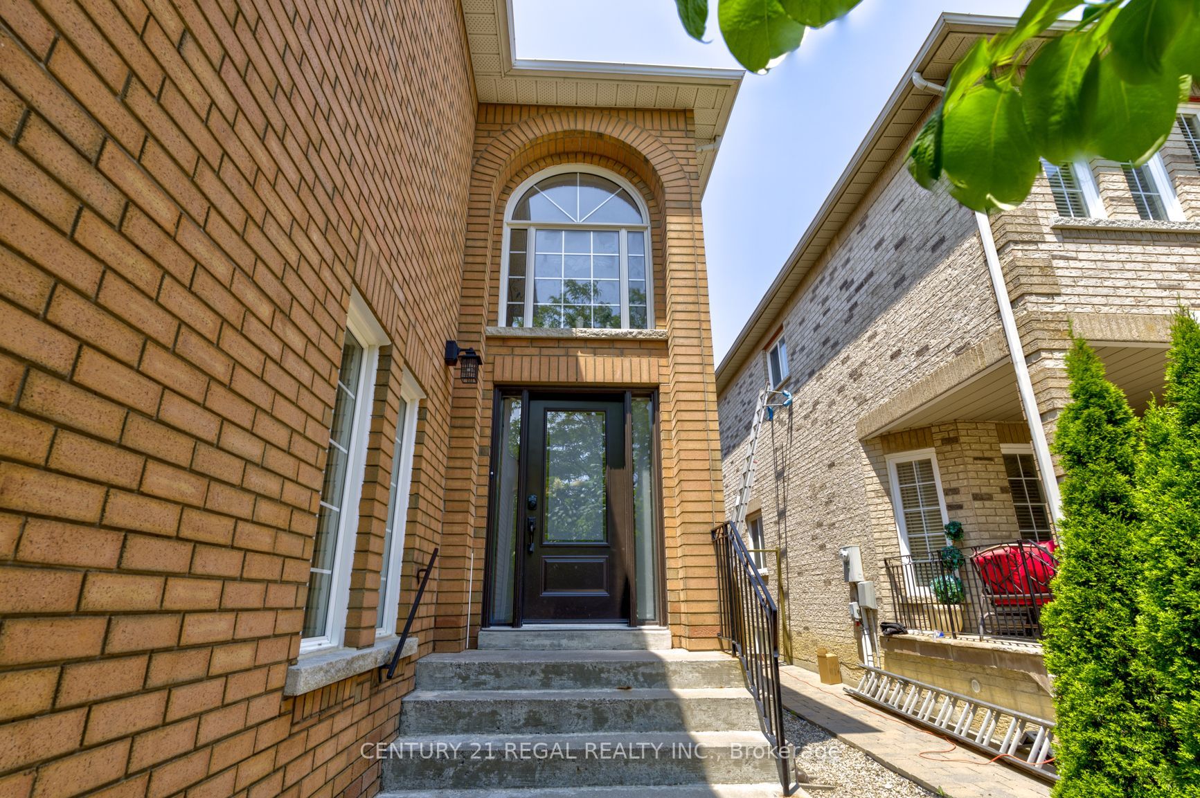 25 Sweet Briar Lane