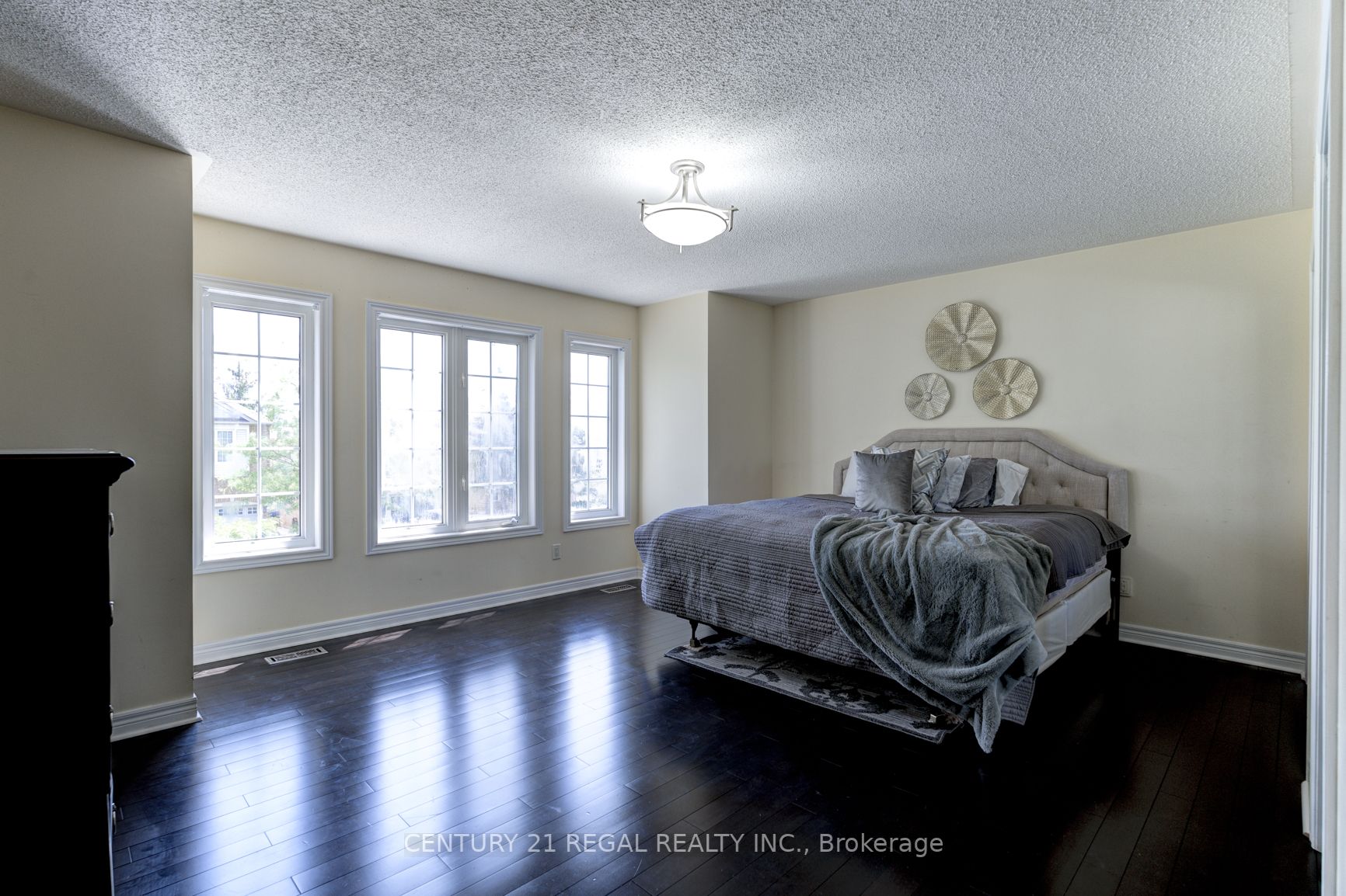25 Sweet Briar Lane
