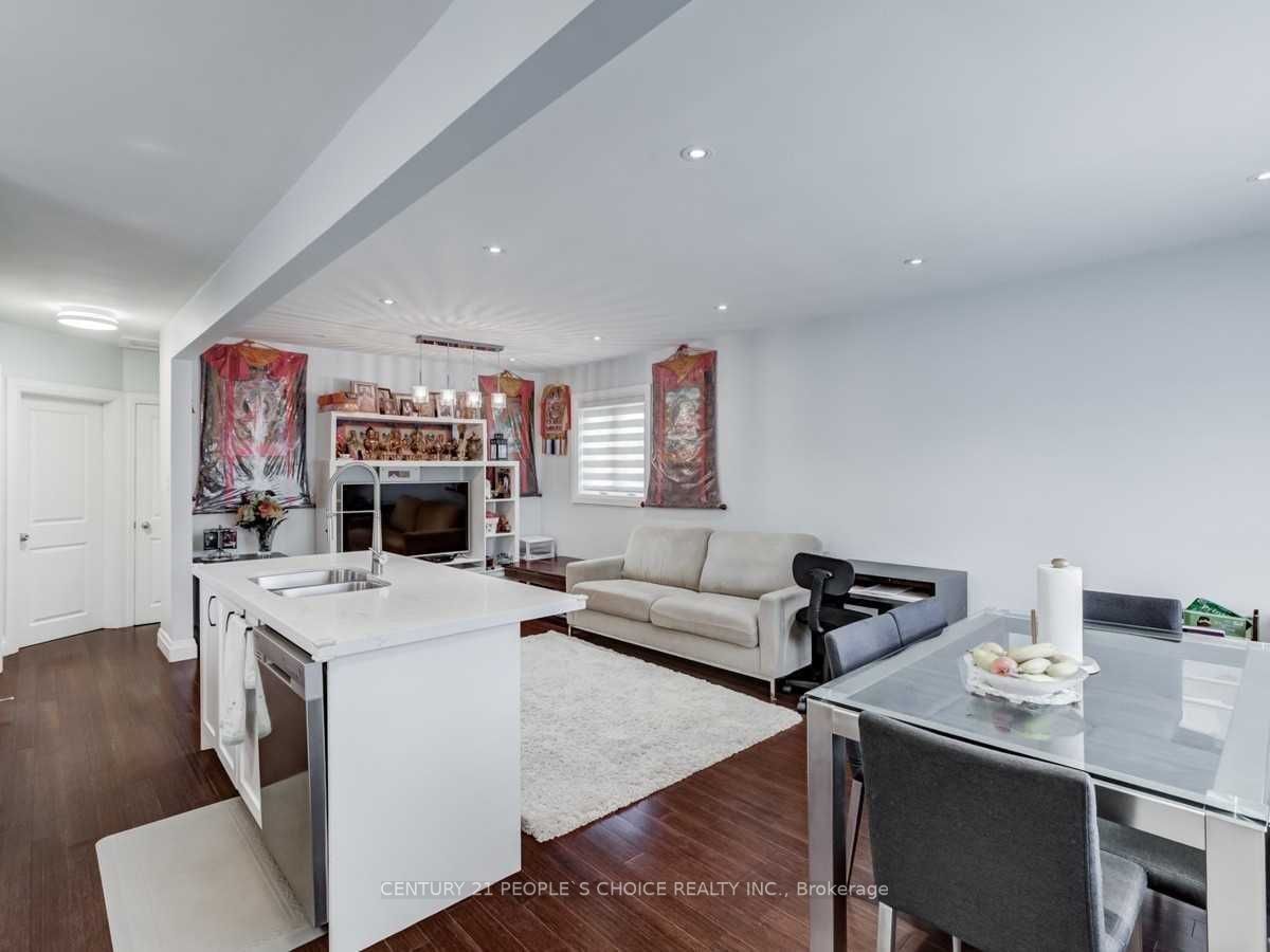 48 Stephen Drive