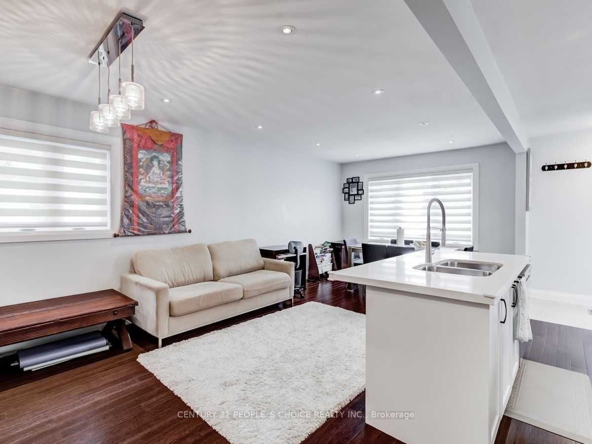 48 Stephen Drive