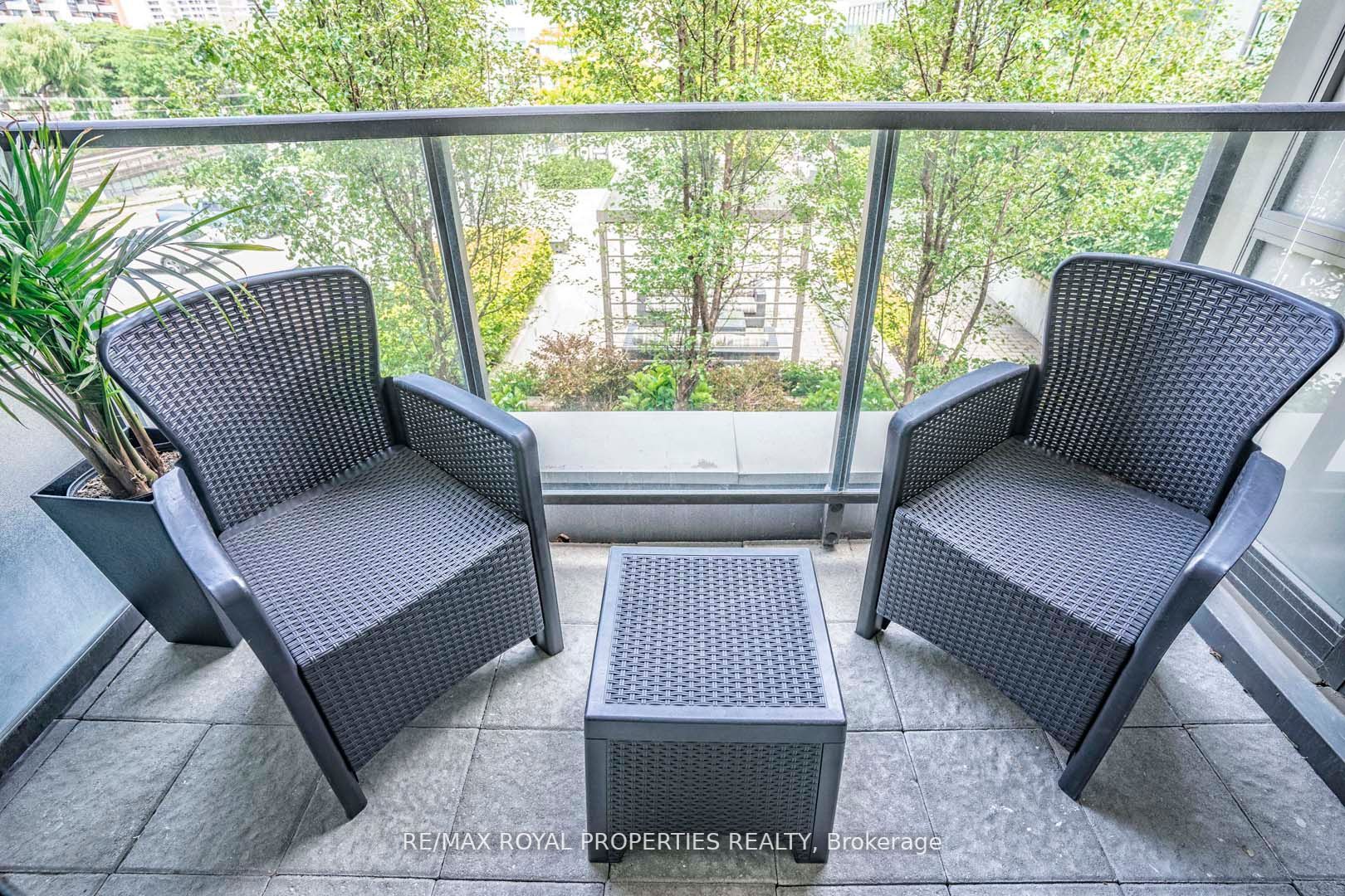 8 Fieldway Road, #512