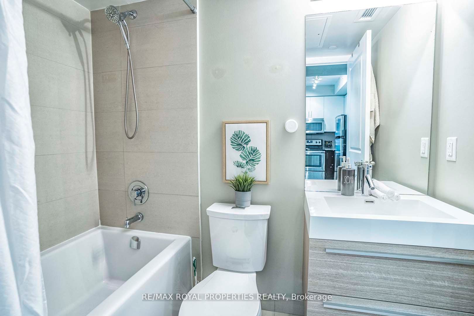 8 Fieldway Road, #512