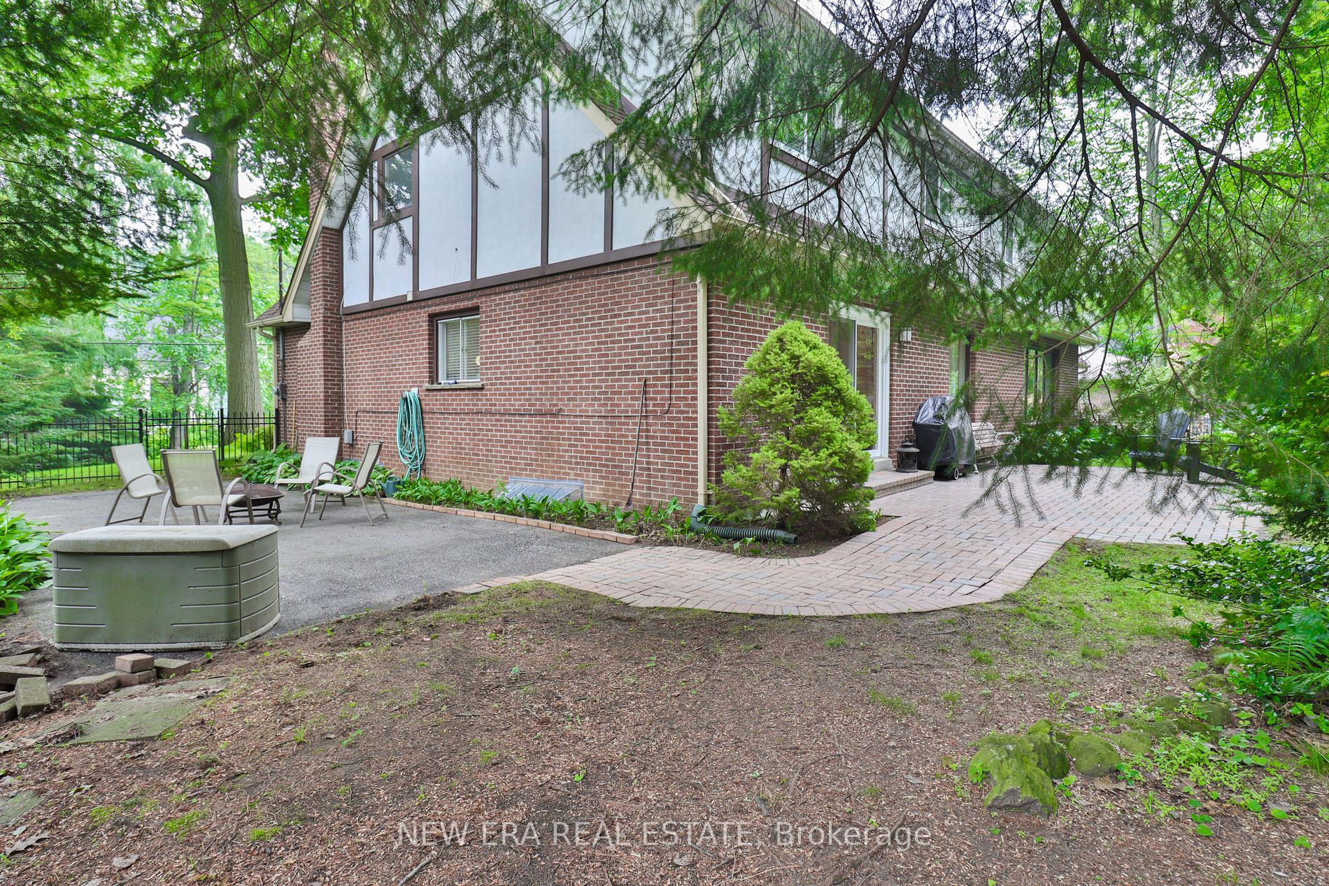 1244 Woodland Ave