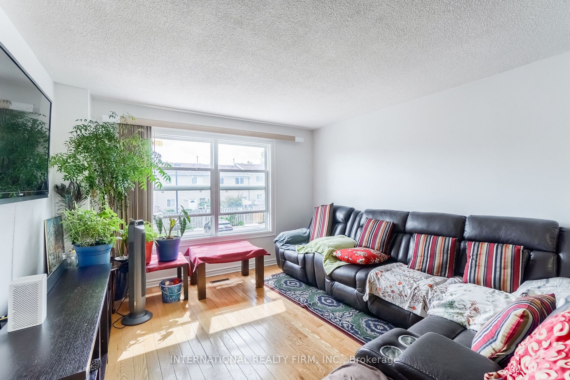 77 Morley Cres, #77